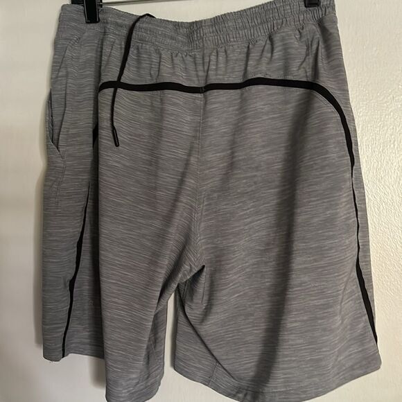 Lululemon Pace Breaker Short Lined 9"
Weathered Sea Salt Size L - Picture 5 of 8